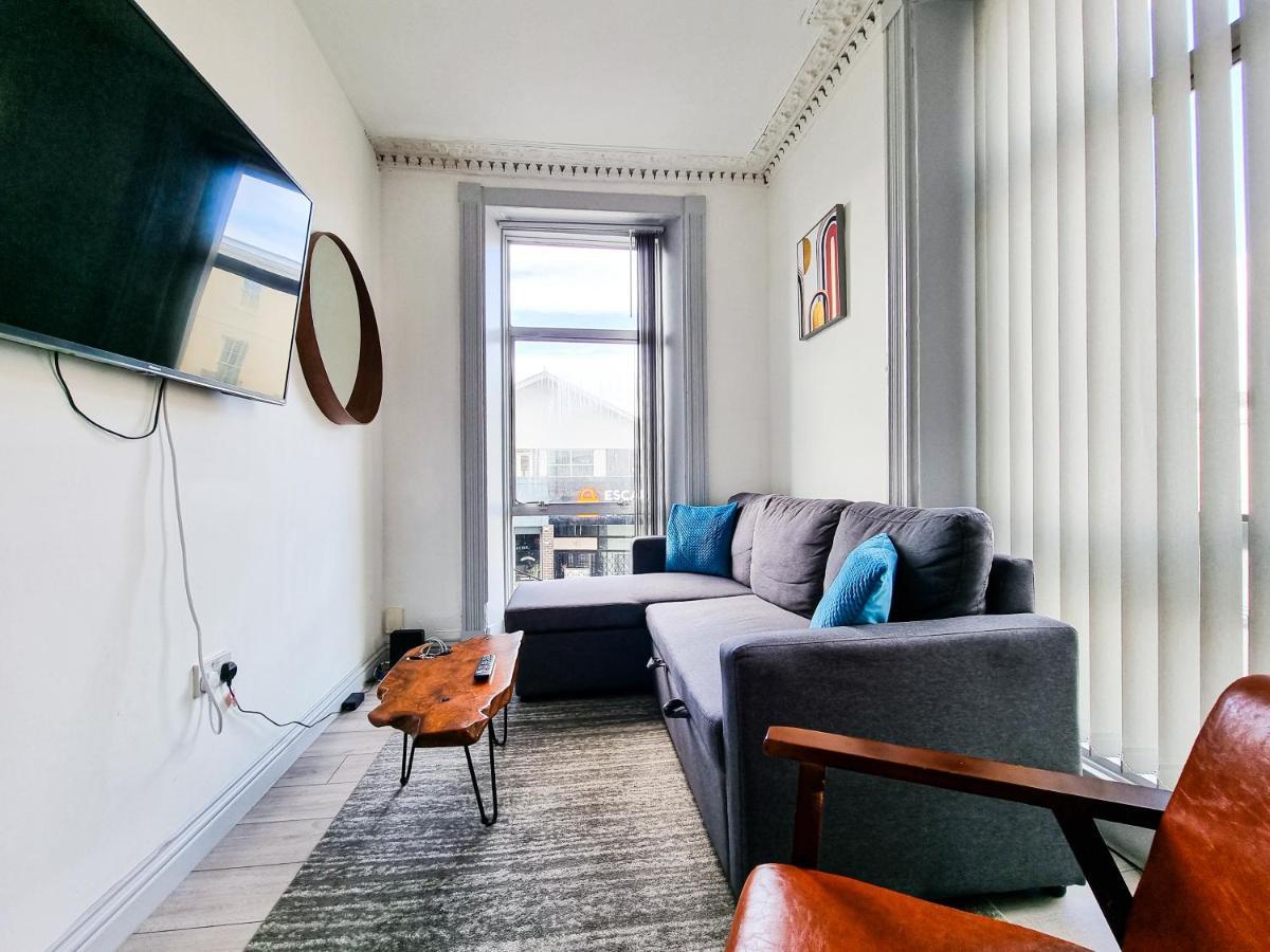 Newly Refurbished Flat In Central Cheltenham With Parking 외부 사진