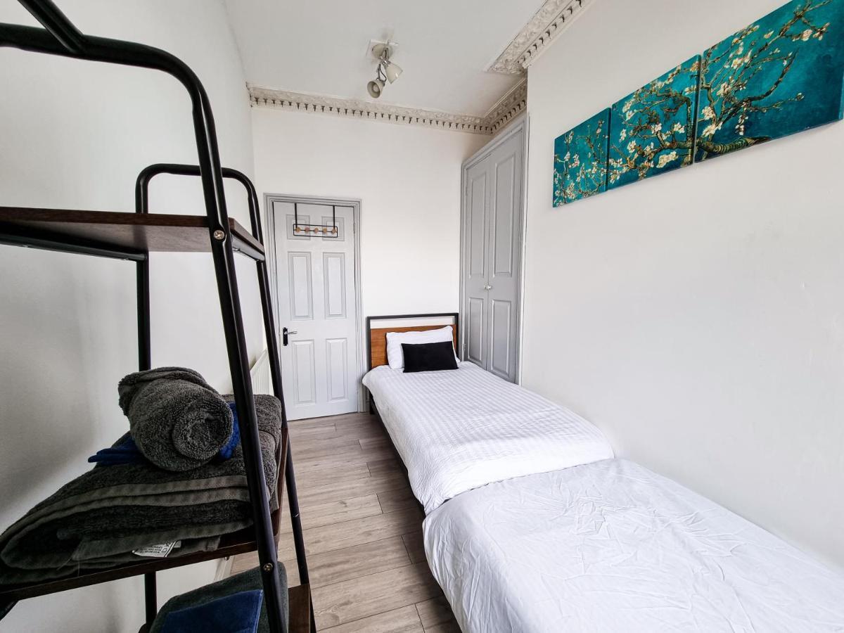 Newly Refurbished Flat In Central Cheltenham With Parking 외부 사진