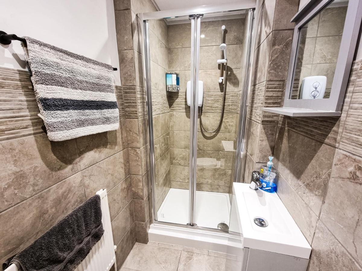 Newly Refurbished Flat In Central Cheltenham With Parking 외부 사진