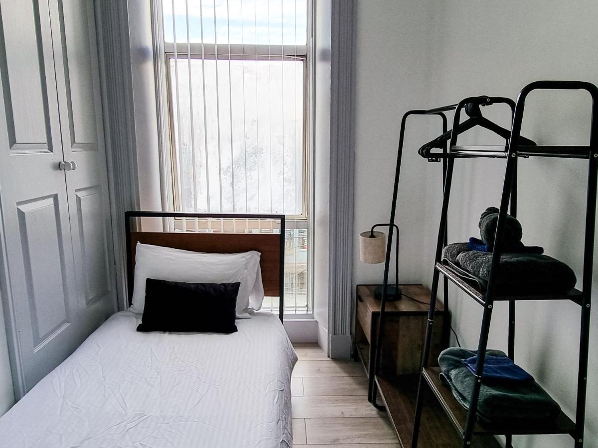 Newly Refurbished Flat In Central Cheltenham With Parking 외부 사진